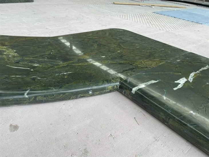 Vitoria Regia Quartztie Countertop